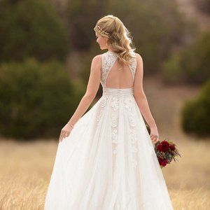 Essence of Australia NEW UNALTERED Size 10 (D2607)